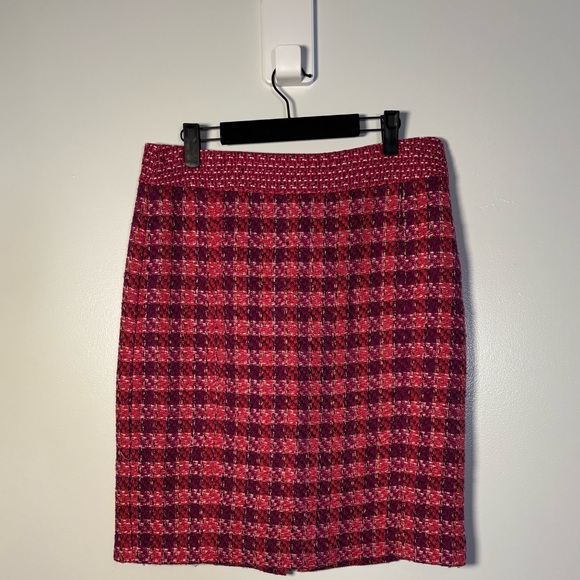 Tory Burch Dresses & Skirts - Tory Burch Pink and purple Plaid Tweed Pencil Skirt high-end!
